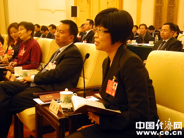陈晶莹代表在发言中。中国经济网记者佘惠敏/摄